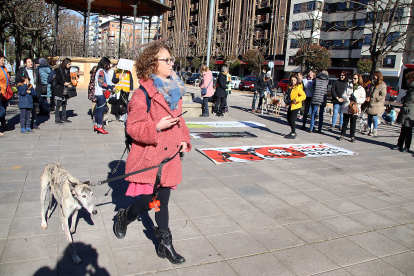 Manifestación en León contra el maltrato de galgos en la caza. - ICAL