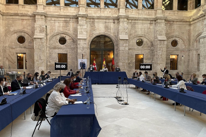 Pleno del Ayuntamiento de Burgos celebrado en el Monasterio de San Juan. - EUROPA PRESS