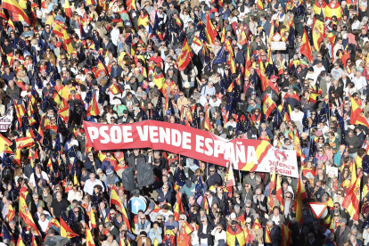 Manifestación en Madrid en defensa del Estado de Derecho y de la Igualdad de todos los españoles y en contra de la amnistía. ICAL