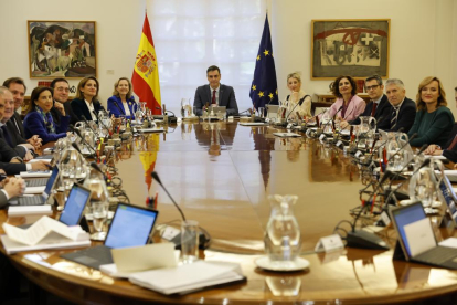 Primera reunión del nuevo Consejo de Ministros. -BERNARDO DÍAZ