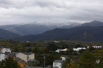 Primera nevada en las montañas del Bierzo. -ICAL