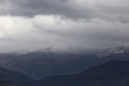 Primera nevada en las montañas del Bierzo. -ICAL