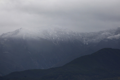 Primera nevada en las montañas del Bierzo. -ICAL