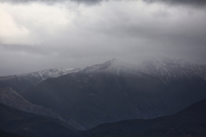 Primera nevada en las montañas del Bierzo. -ICAL