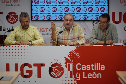 Raúl Santa Eufemia, Tomás Pérez y Carlos Arenas, de UGT.- ICAL