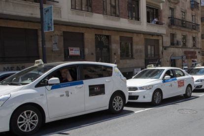 Parada de Taxis en Salamanca. / ICAL