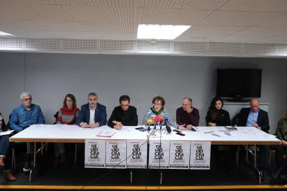 Los secretarios generales de CCOO y UGT en Castilla y León, Vicente Andrés y Faustino Temprano, presentan el Manifiesto del 27N. ICAL