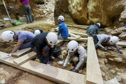 Campaña de excavaciones en los yacimientos de Atapuerca. -ICAL