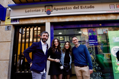 Una serie de un quinto premio vendido en la administración 'La Ranita' en la calle Quintana de Salamanca. -ICAL
