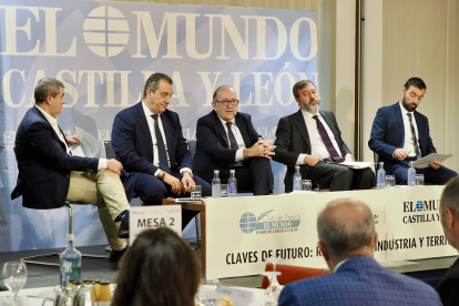 Club de Prensa El Mundo Diario de Castilla y León 'Claves de futuro: renovables, industria y territorio'. PHOTOGENIC