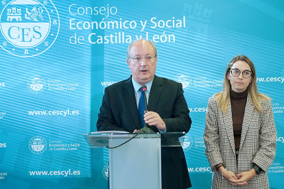 Enrique Cabero y Sandra Ámez en el III Foro Social del Grupo de Enlace. ICAL