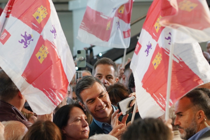 El presidente del Gobierno, Pedro Sánchez, participa en un acto público en Valladolid para apoyar la candidatura de Óscar Puente. -ICAL