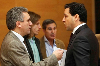 Javier Izquierdo y Raúl de la Hoz, en una imagen de archivo durante una comisión de las Cortes de Castilla y León. ICAL