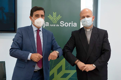 Cáritas y Caja Rural de Soria renuevan por tercer año el convenio de colaboración para impulsar la empresa de inserción laboral 'Granito de tela'.- ICAL