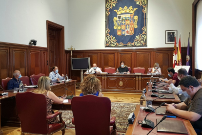 La Diputación de Palencia dedicará 260.000 euros al programa de la Junta para rehabilitar viviendas rurales y alquilarlas.- ICAL.