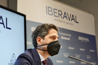 El presidente del Consejo de Administración de Iberaval, César Pontvianne, informa sobre la actividad de la sociedad de garantía durante el primer cuatrimestre de 2022. -ICAL