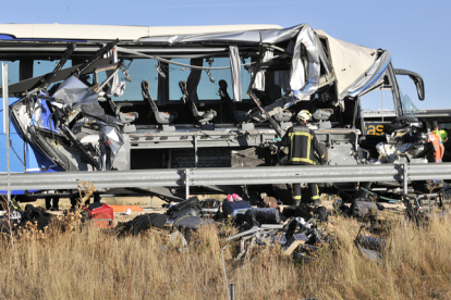 Imagen del autobús tras el accidente.- HDS