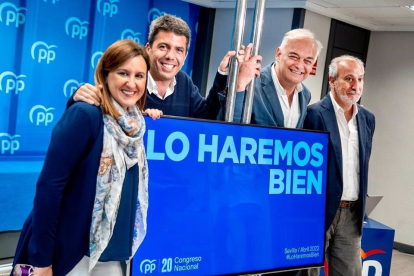 El presidente del comité organizador del XX Congreso Nacional del PP y eurodiputado 'popular', Esteban González Pons, presenta el logo y el lema del XX Congreso Nacional del PP. - E. PRESS