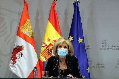 La consejera de Sanidad, Verónica Casado, en rueda de prensa. / ICAL.