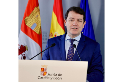 El presidente de la Junta, Alfonso Fernández Mañueco, valora los resultados del informe PISA.- ICAL