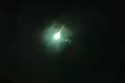 El meteorito que tiñó de verde el cielo berciano. | Twitter @IZNOA
