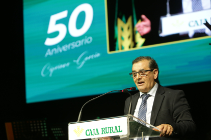 Acto de homenaje a Cipriano García por sus 50 años en la Caja Rural de Zamora.-ICAL