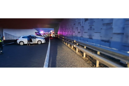Accidente múltiple en la autovía A-50 en Ávila.-E. M.