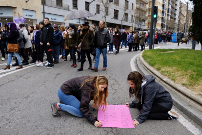 Unas diez mil personas participan en la manifestación por el día internacional de la mujer en Salamanca. DAVID ARRANZ