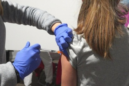 Vacunación a niños en Castilla y León. E.M.