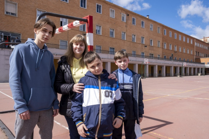 Un grupo de niños ucranianos refugiados, matriculados en el colegio Salesiano San José de Salamanca: Nazar, Dasha, Marc y Volodar.- ICAL