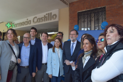 Mariano Rajoy visita Peñaranda de Bracamonte junto a Alfonso Fernández Mañueco para apoyar a la candidata del PP. / ICAL