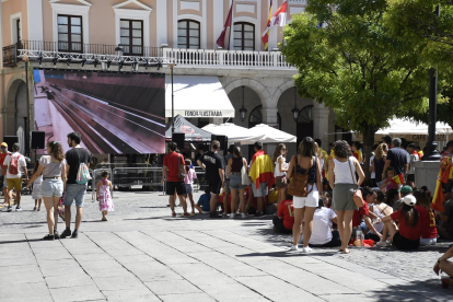 Pantalla gigante en Segovia para ver la final del Mundial Femenino. ICAL