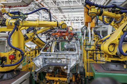 Factoría de Renault en Villamuriel de Cerrato. La automoción vuelve a ser el sector con mayor volumen de exportaciones. / E. M.