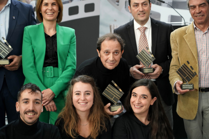El actor segoviano Luis Callejo recibe un premio de la Diputación de Segovia, en la inauguración de la XXV edición de Intur. -ICAL