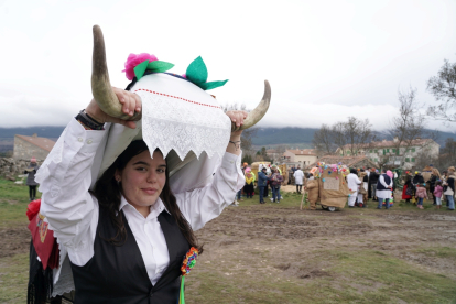 Miriam Chacón / ICAL . La localidad segoviana de Arcones celebra la ‘Fiesta de la Vaquilla’, el acto central de su programación del Carnaval 2024.-ICAL.