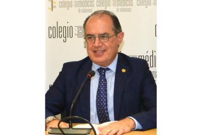 El presidente del Colegio de Médicos de Salamanca, Santiago Santa Cruz.- E. M.