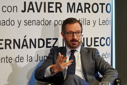 El vicepresidente primero del Senado, Javier Maroto, participa en el Club de Prensa de El Mundo de Castilla y León. / ICAL