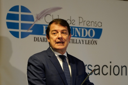Alfonso Fernández Mañueco durante la presentación del Club de Prensa de El Mundo. / ICAL