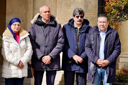 Minuto de silencio en León con motivo del 20 aniversario del 11-M con la presencia del alcalde, José Antonio Diez y el subdelegado del Gobierno, Faustino Sánchez - ICAL