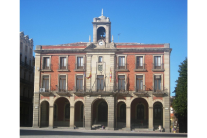Una imagen de archivo del ayuntamiento de Zamora. E.M.