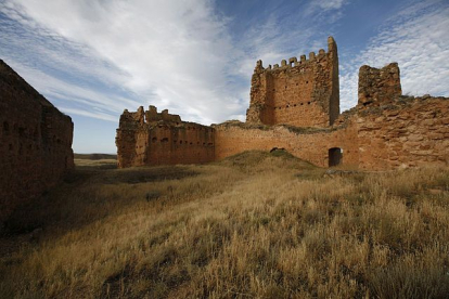 El ‘Castillo de la Raya en Monteagudo de las Vicarías, Soria - LA LISTA ROJA