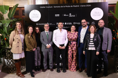 El consejero de Industria, Comercio y Empleo, Mariano Veganzones, asiste a la presentación de las colecciones de diseñadores de Castilla y León en el evento 'Atelier Couture'. -ICAL.