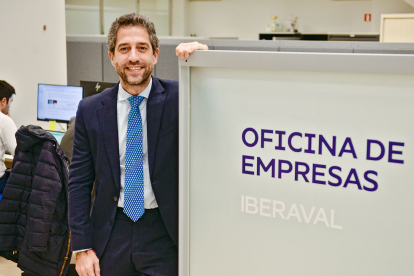 El presidente de Iberaval, César Pontvianne, en una de las oficinas de la sociedad de garantía.