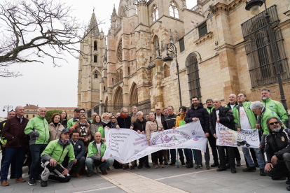 Anselmo Tascón, socio de Moteros Solidarios, inicia el viaje solidario Cinco puntos cardinales para concienciar por las enfermedades raras