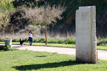 Vandalizan el monumento en homenaje a los fusilados del franquismo en el Campo de Tiro de Puente Castro en León