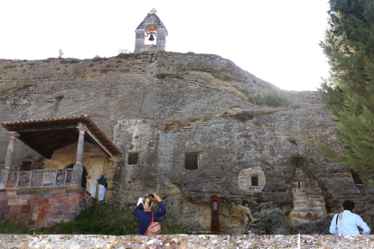 Iglesia rupestre de Santos Justo y Pastor en Olleros de Pisuerga(Palencia)