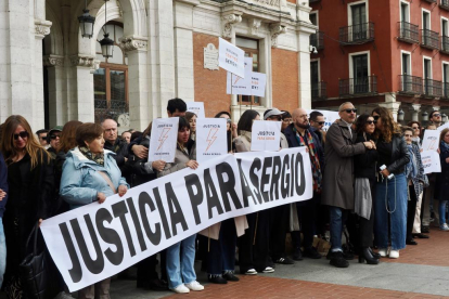 Concentración para pedir justicia por Sergio Delgado. PHOTOGENIC