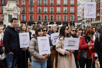 Concentración para pedir justicia por Sergio Delgado. PHOTOGENIC