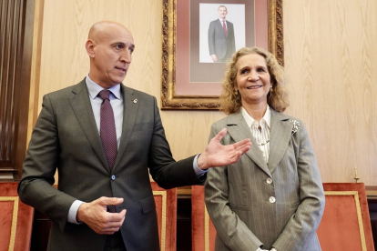 La Infanta Elena en la entrega de los diplomas del curso Empleo Verde