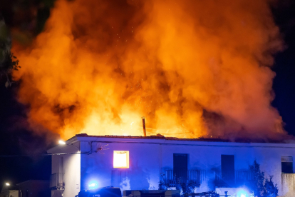 Incendio en dos viviendas en Águeda (Salamanca).